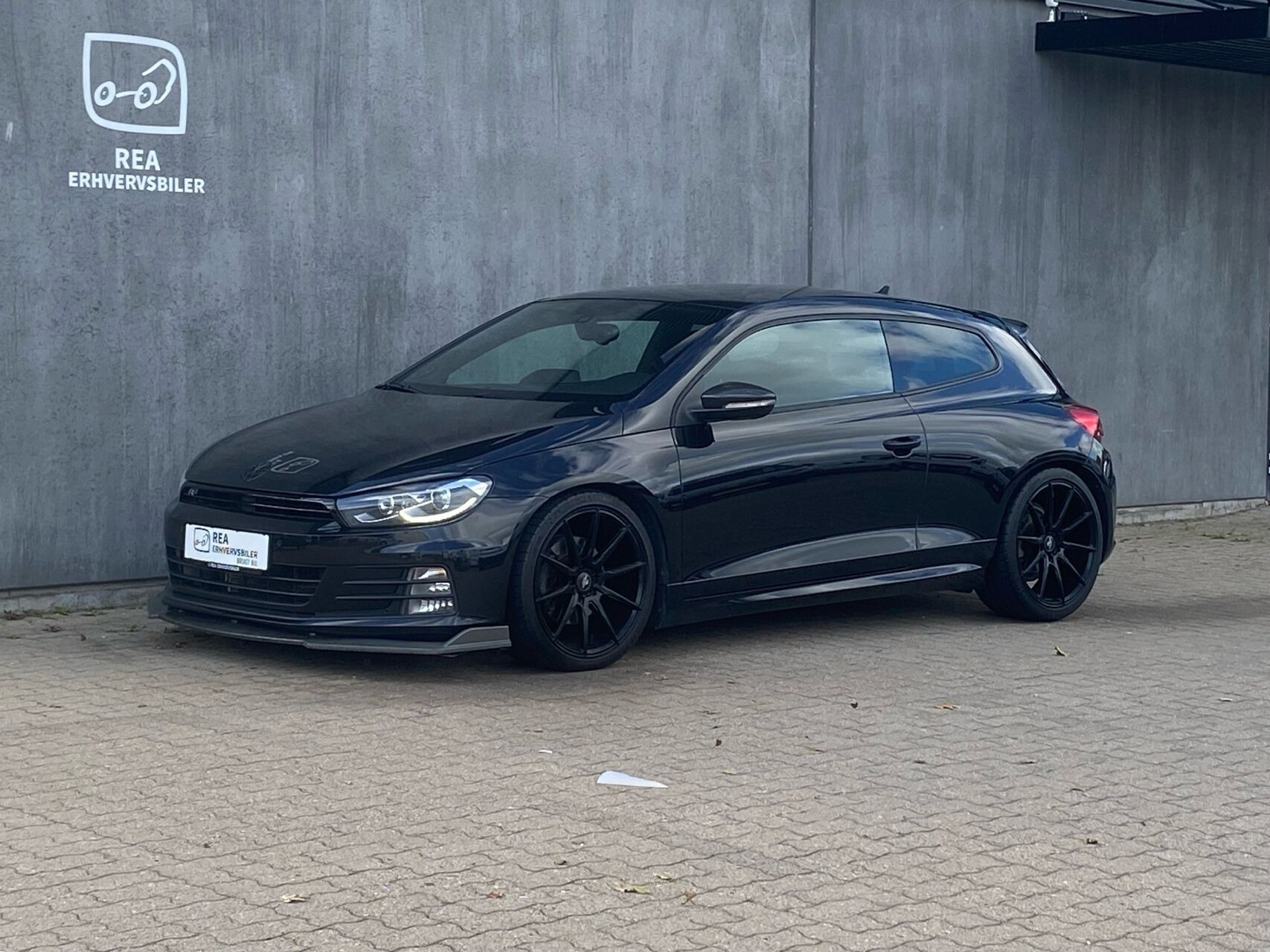 Sort VW Scirocco fra 2014