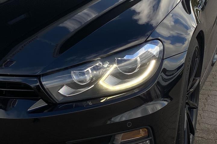 Sort VW Scirocco fra 2014