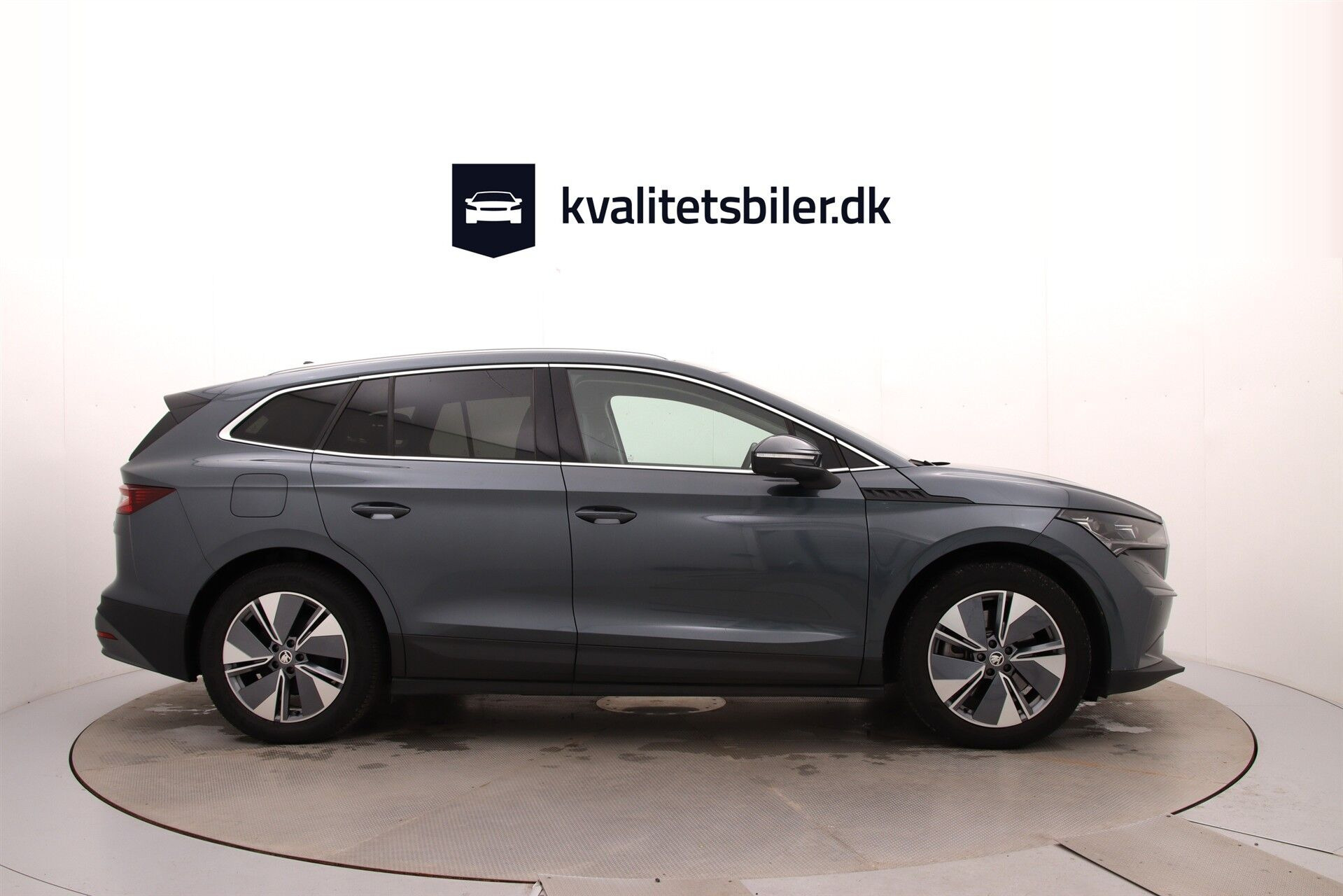 Grå Skoda Enyaq fra 2021