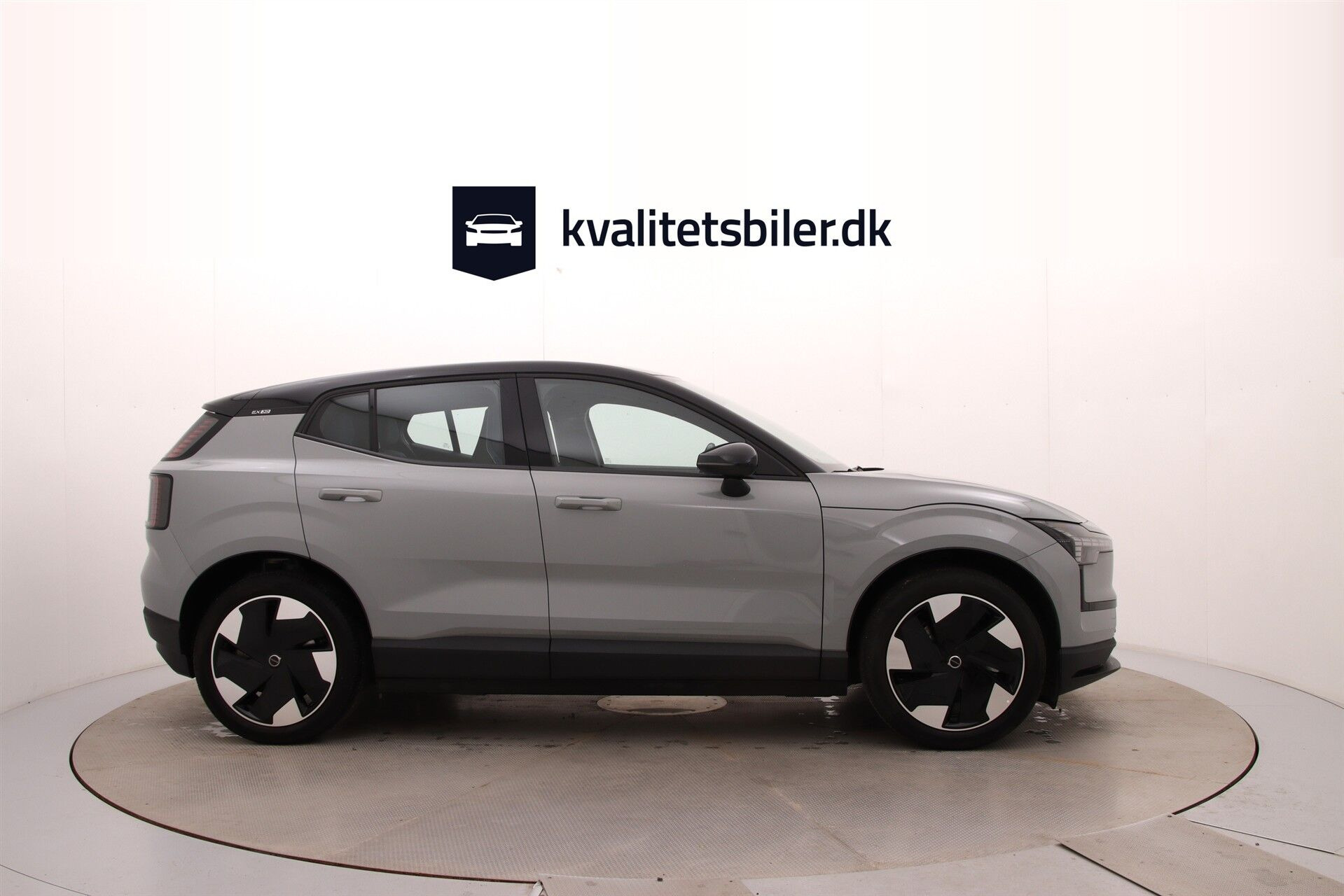 Grå Volvo EX30 fra 2024
