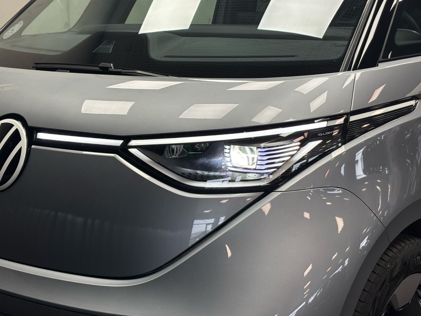 Grå VW ID.Buzz fra 2026