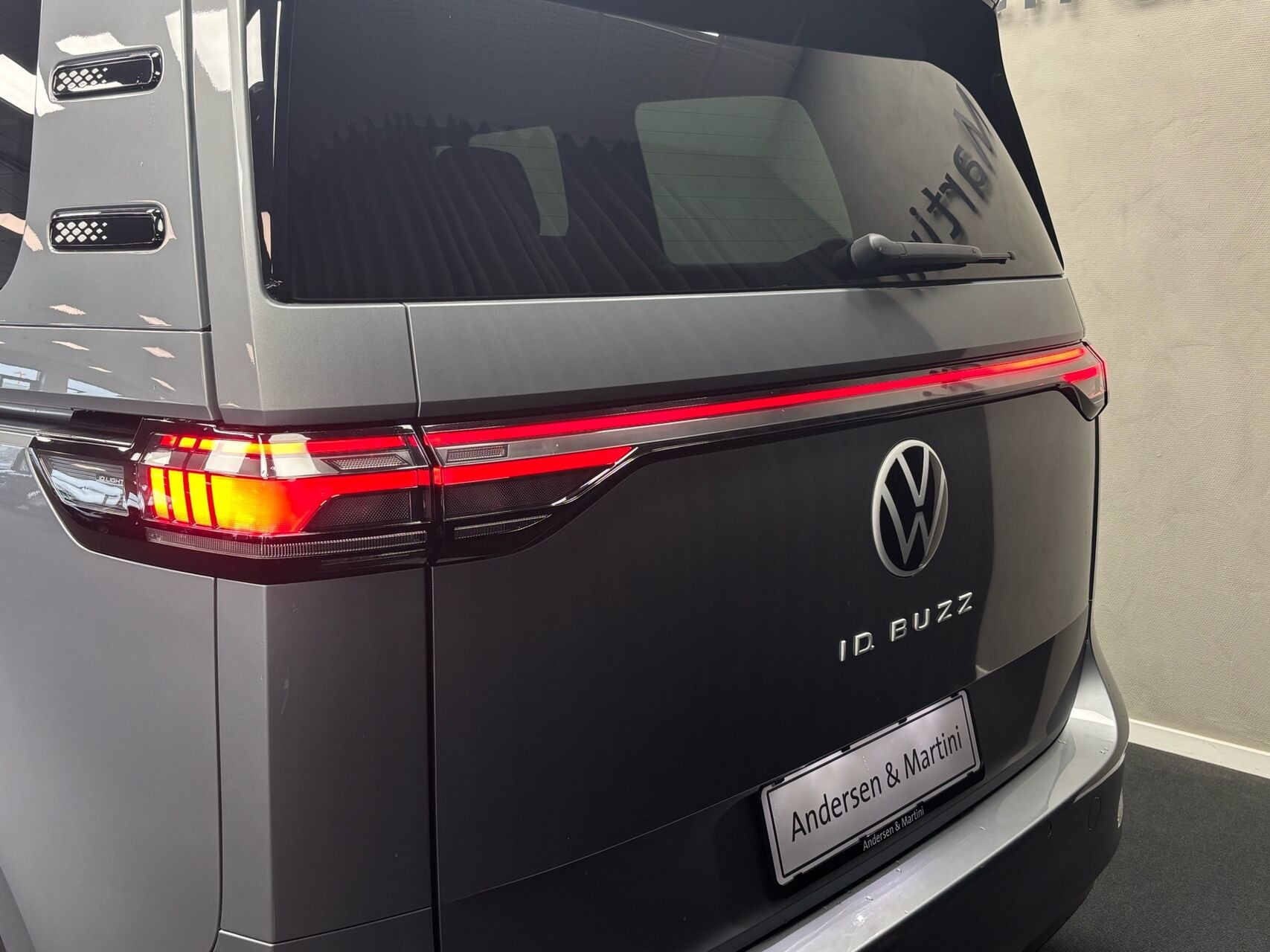 Grå VW ID.Buzz fra 2026