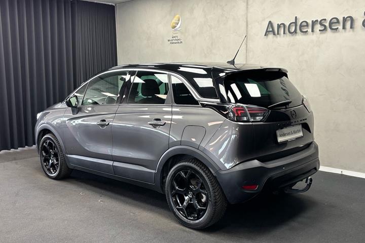 Grå Opel Crossland fra 2023
