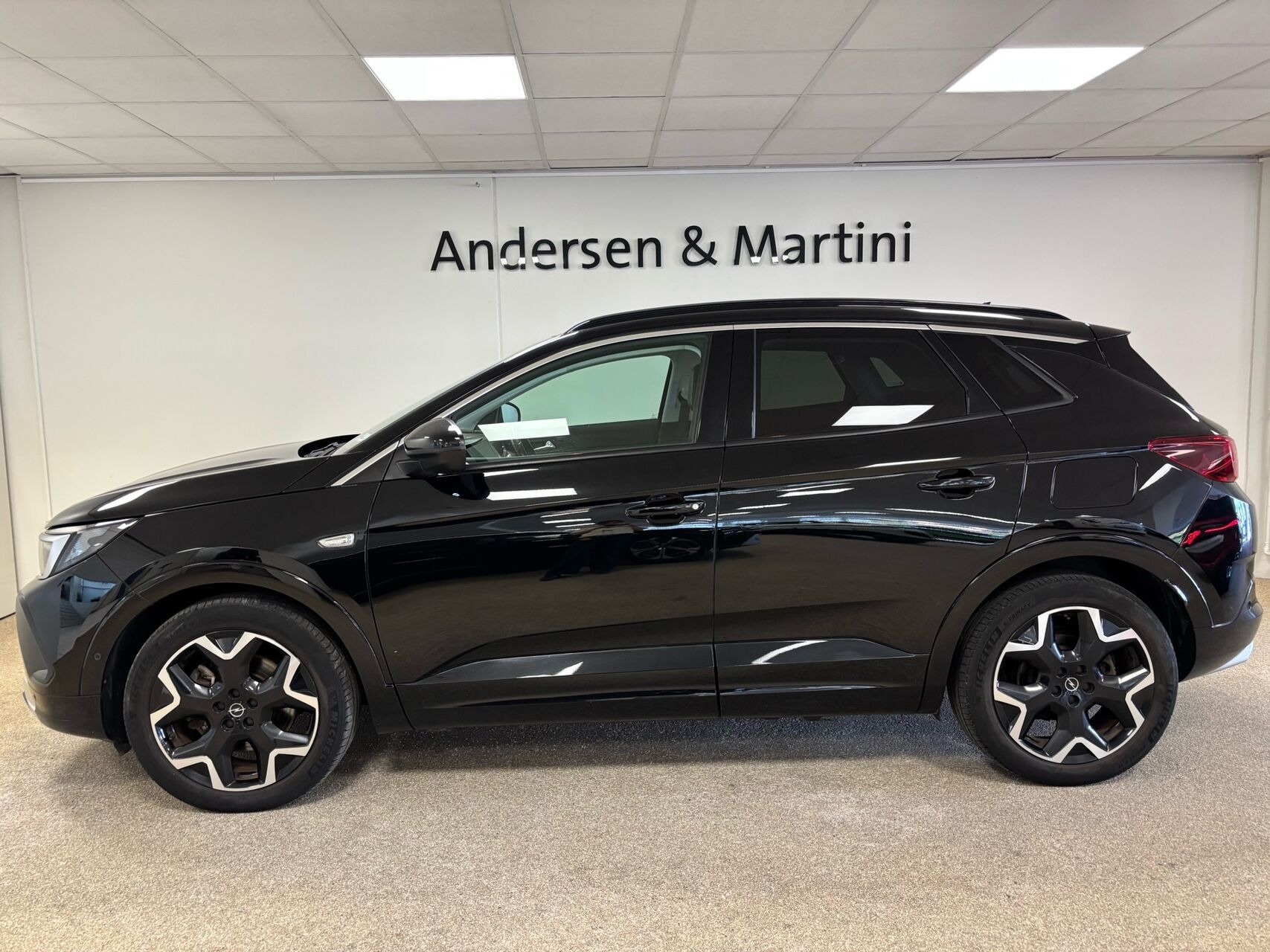 Sort Opel Grandland fra 2022