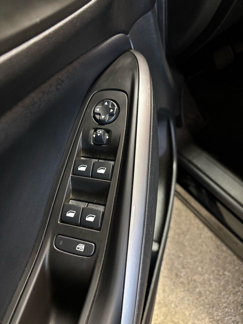Sort Opel Grandland fra 2022