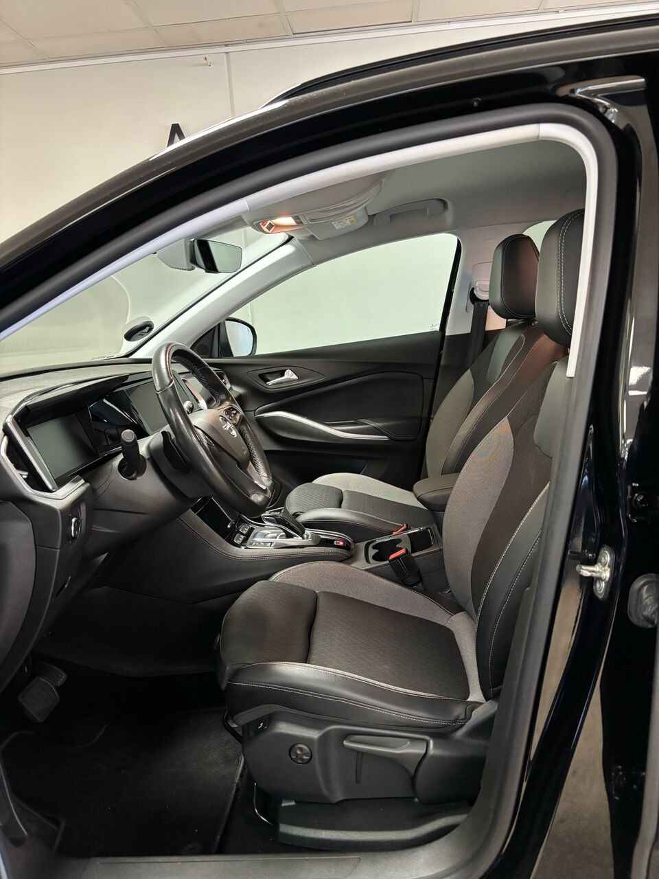 Sort Opel Grandland fra 2022