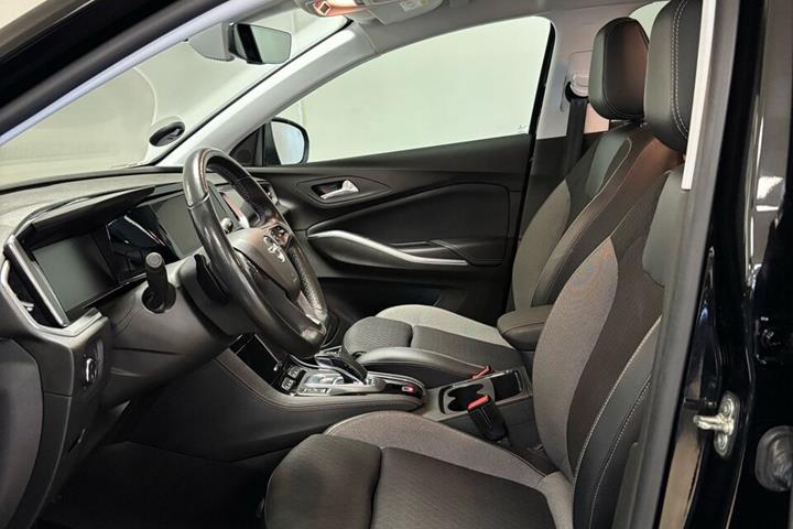 Sort Opel Grandland fra 2022