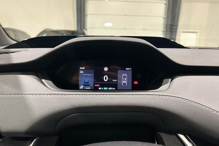 Hvid Skoda Enyaq fra 2025