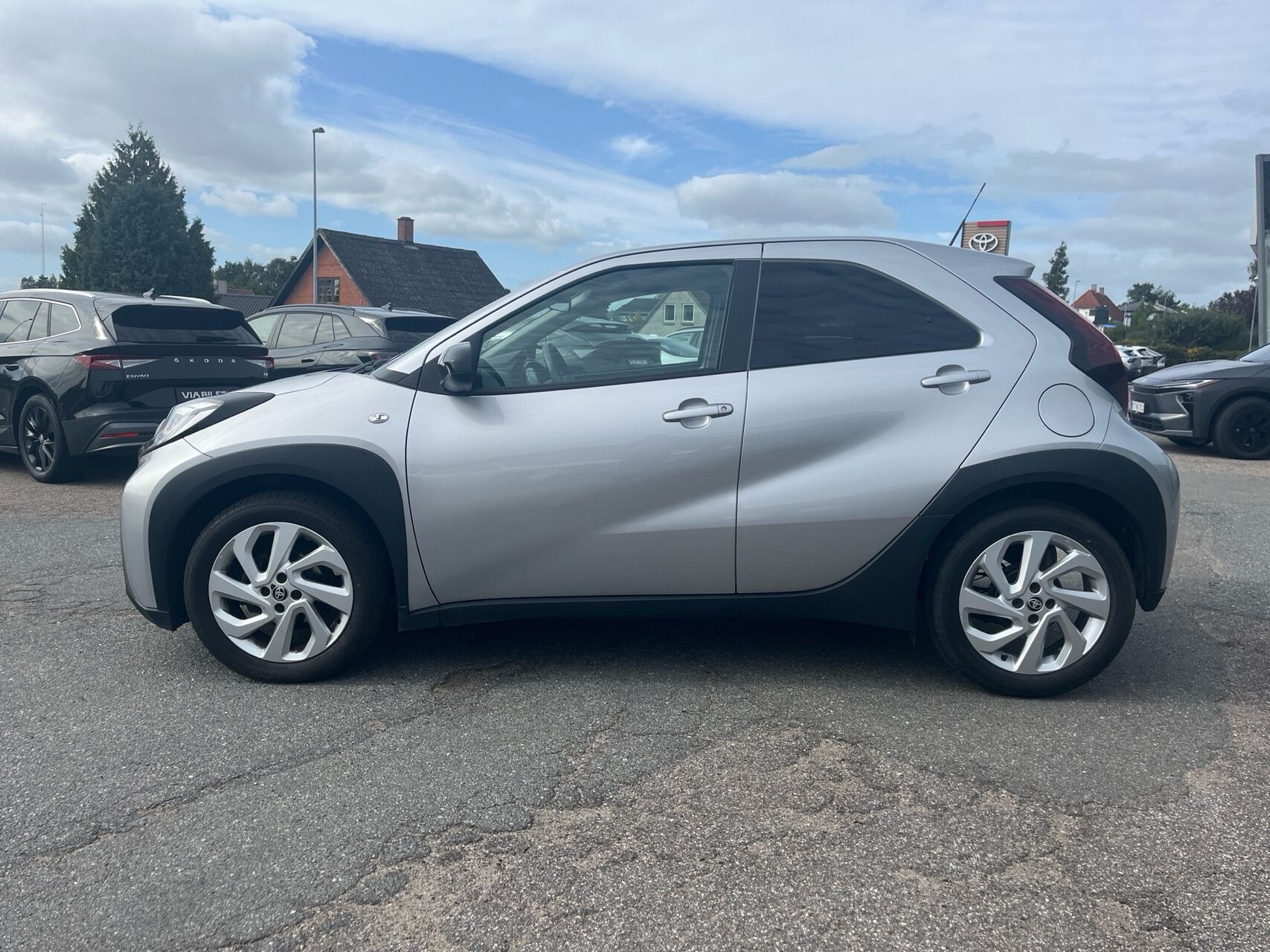 Sølv Toyota Aygo X fra 2024