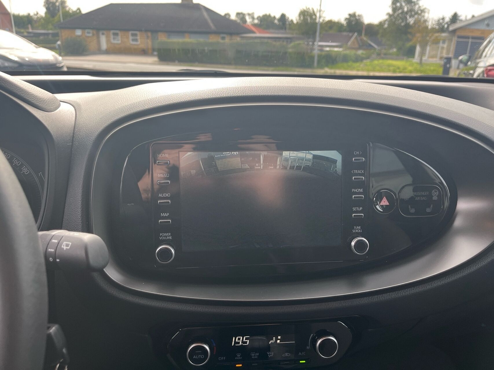 Sølv Toyota Aygo X fra 2024