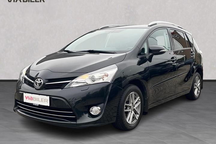 Sort Toyota Verso fra 2015 set udefra