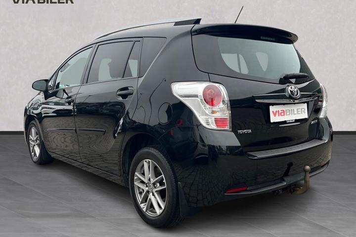 Sort Toyota Verso fra 2015