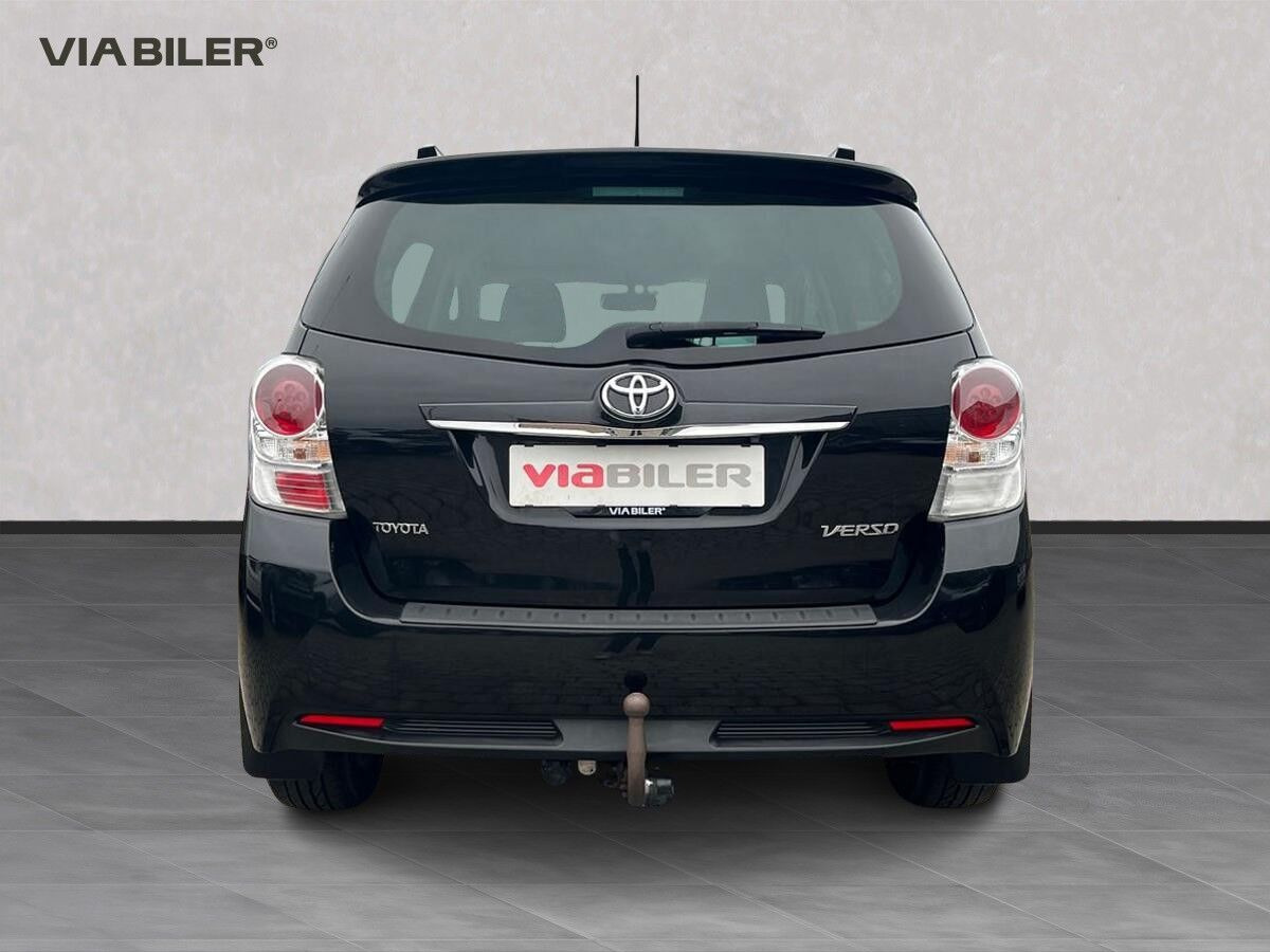 Sort Toyota Verso fra 2015