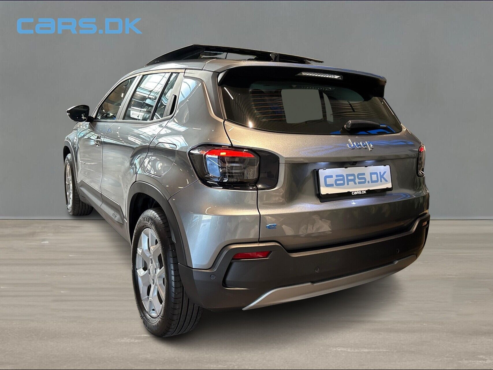Grå Jeep Avenger fra 2025