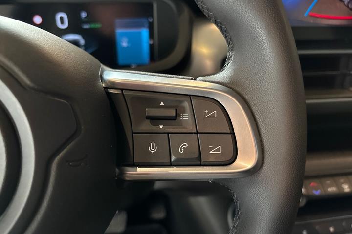 Grå Jeep Avenger fra 2025
