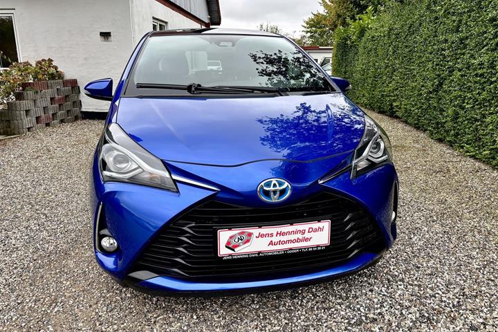 Blå Toyota Yaris fra 2018