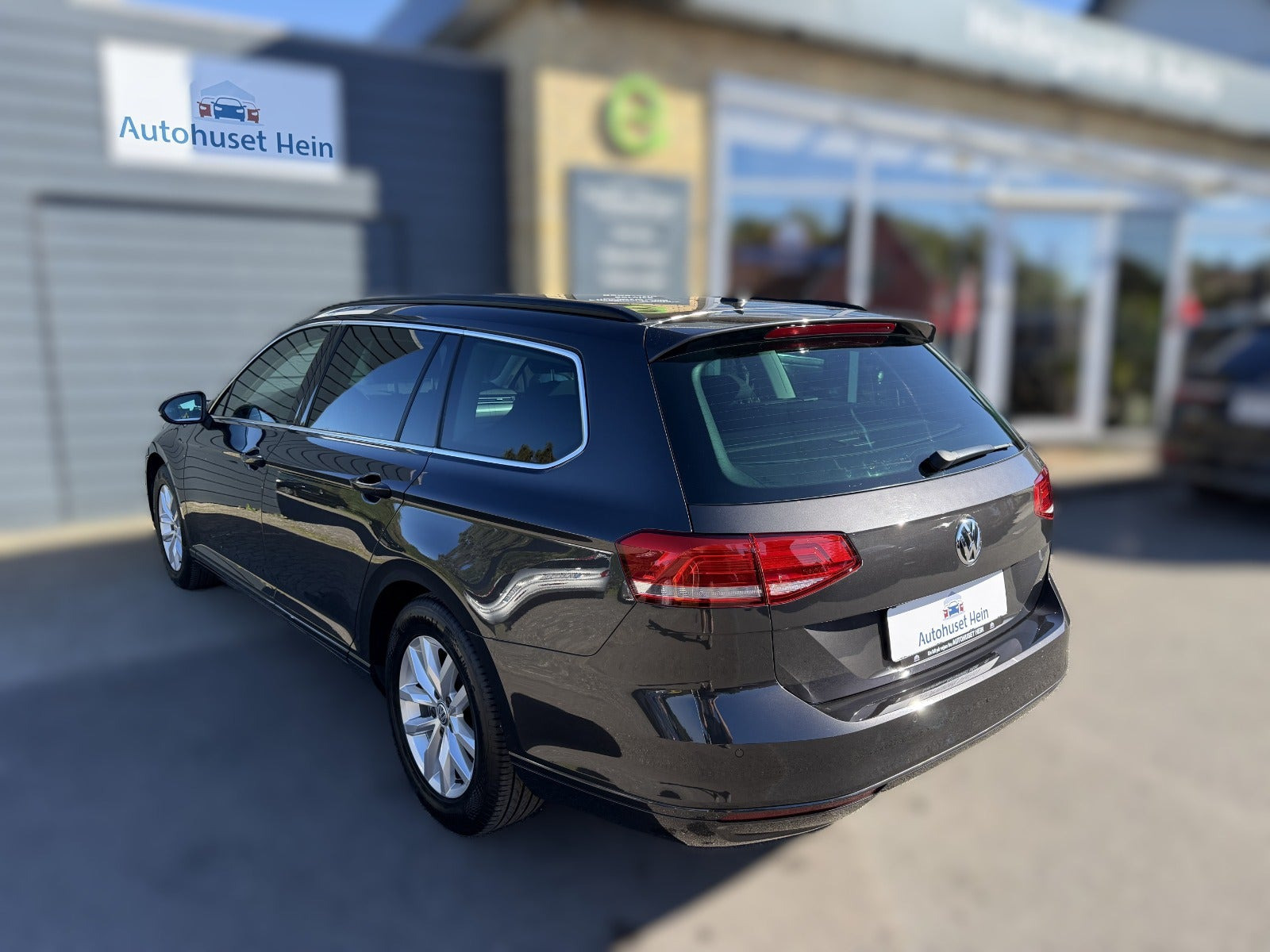Grå VW Passat fra 2018