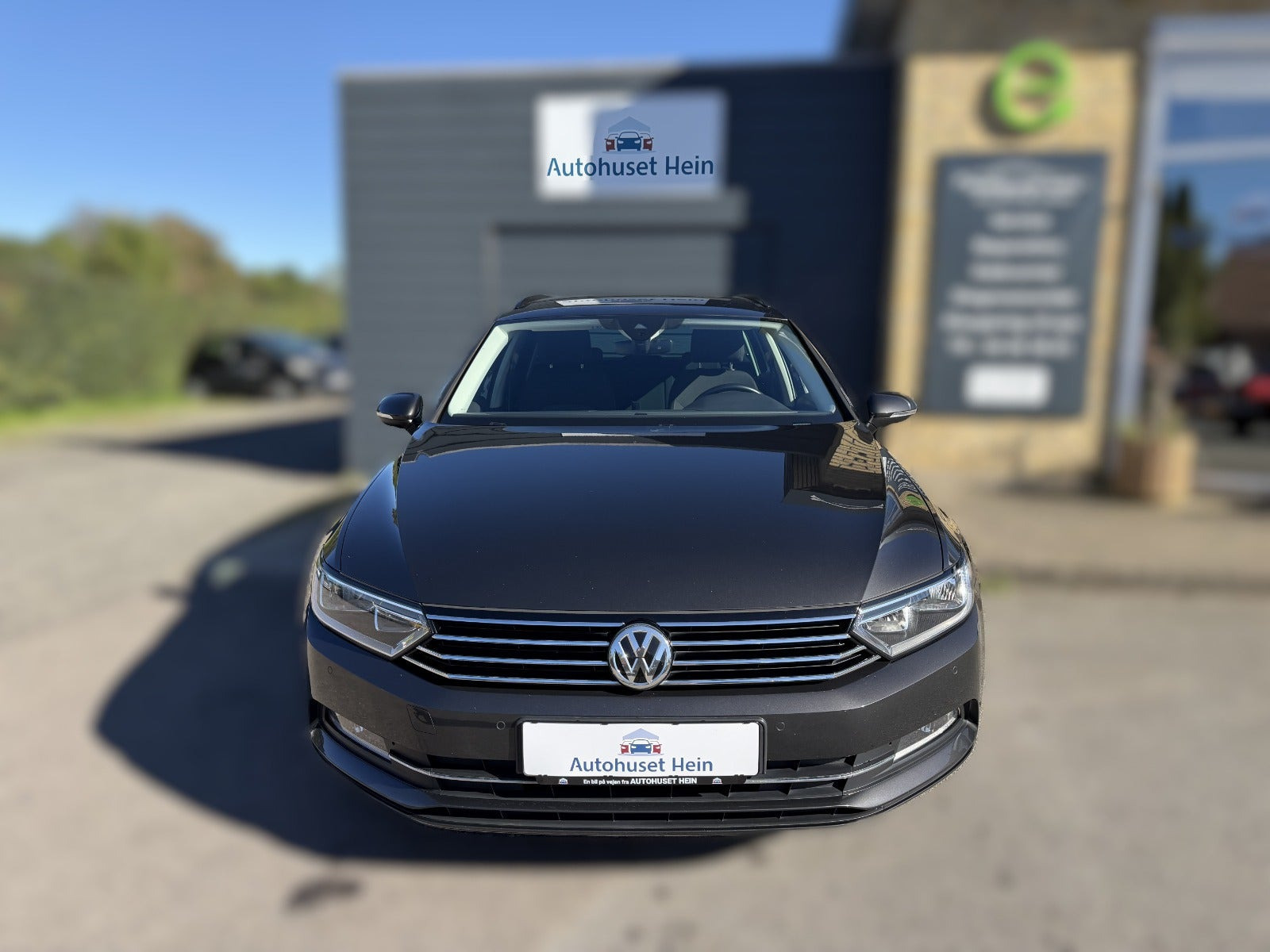Grå VW Passat fra 2018