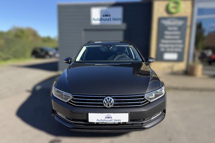 Grå VW Passat fra 2018