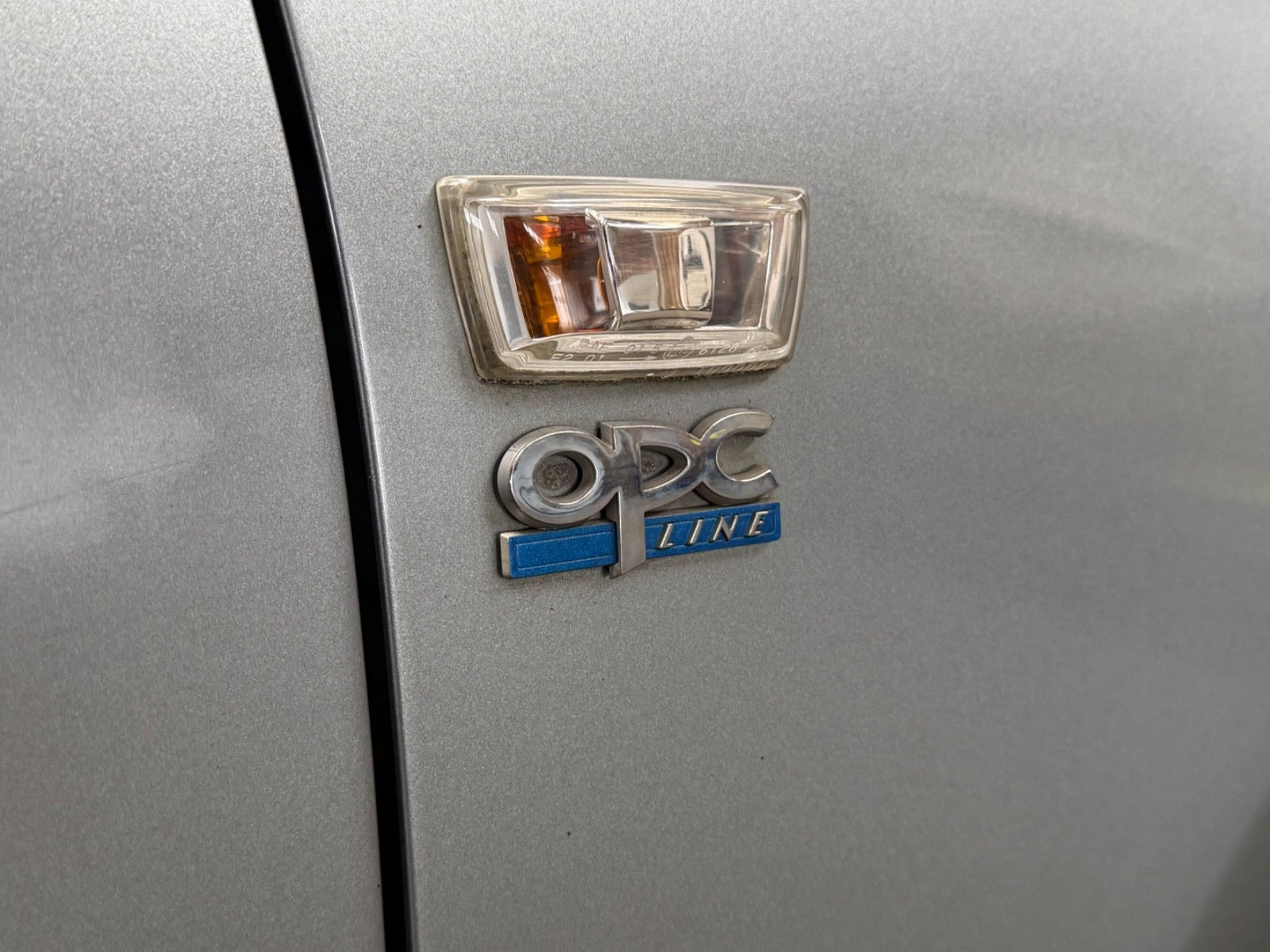 Grå Opel Insignia fra 2010