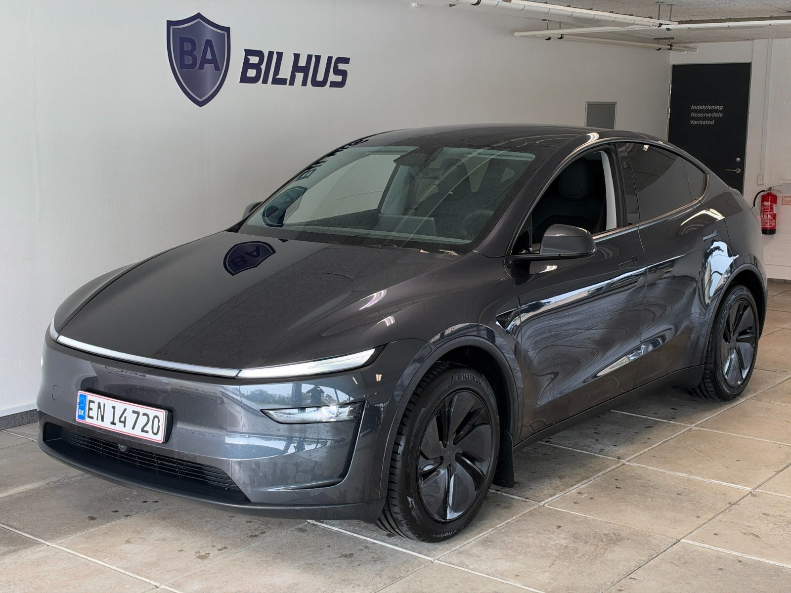 Tesla Model Y Premium Long Range RWD
