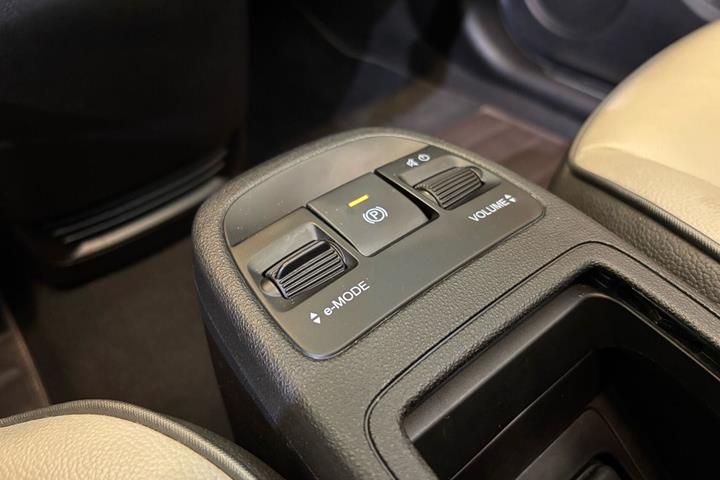 Grå Fiat 500e fra 2021