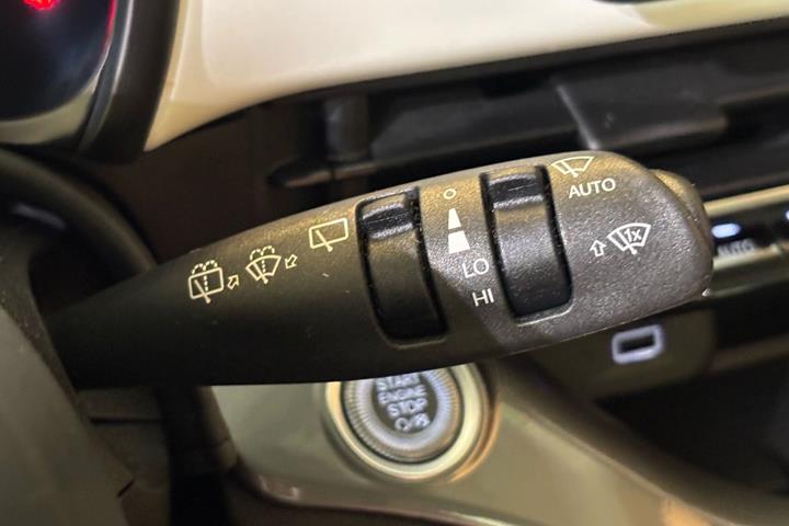 Hvid Fiat 500e fra 2023