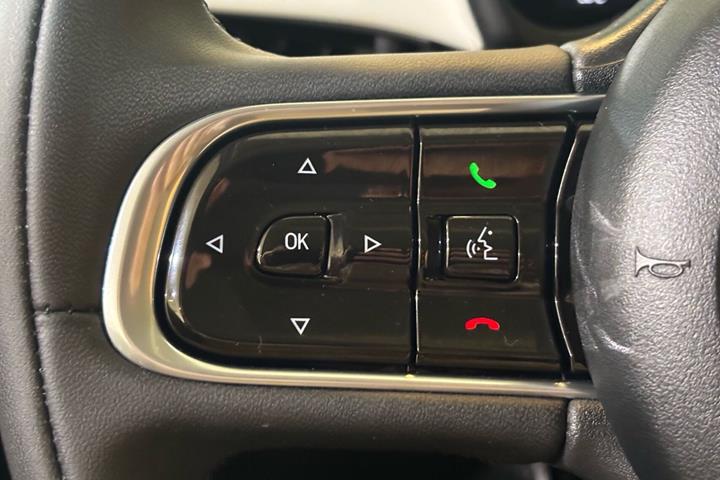 Hvid Fiat 500e fra 2023