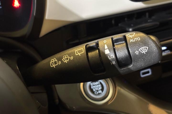 Hvid Fiat 500e fra 2023