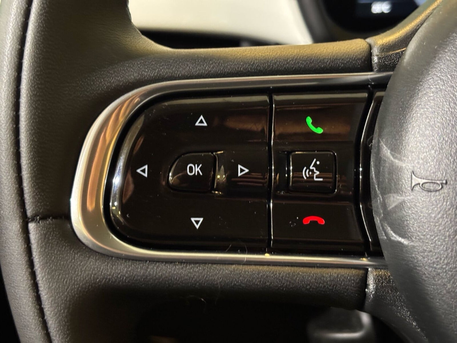 Hvid Fiat 500e fra 2023
