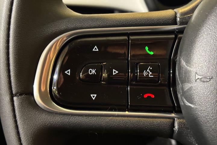 Hvid Fiat 500e fra 2023