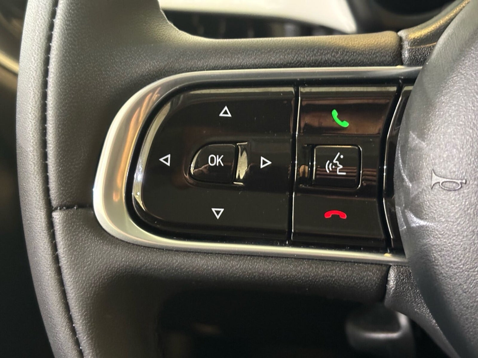 Hvid Fiat 500e fra 2023