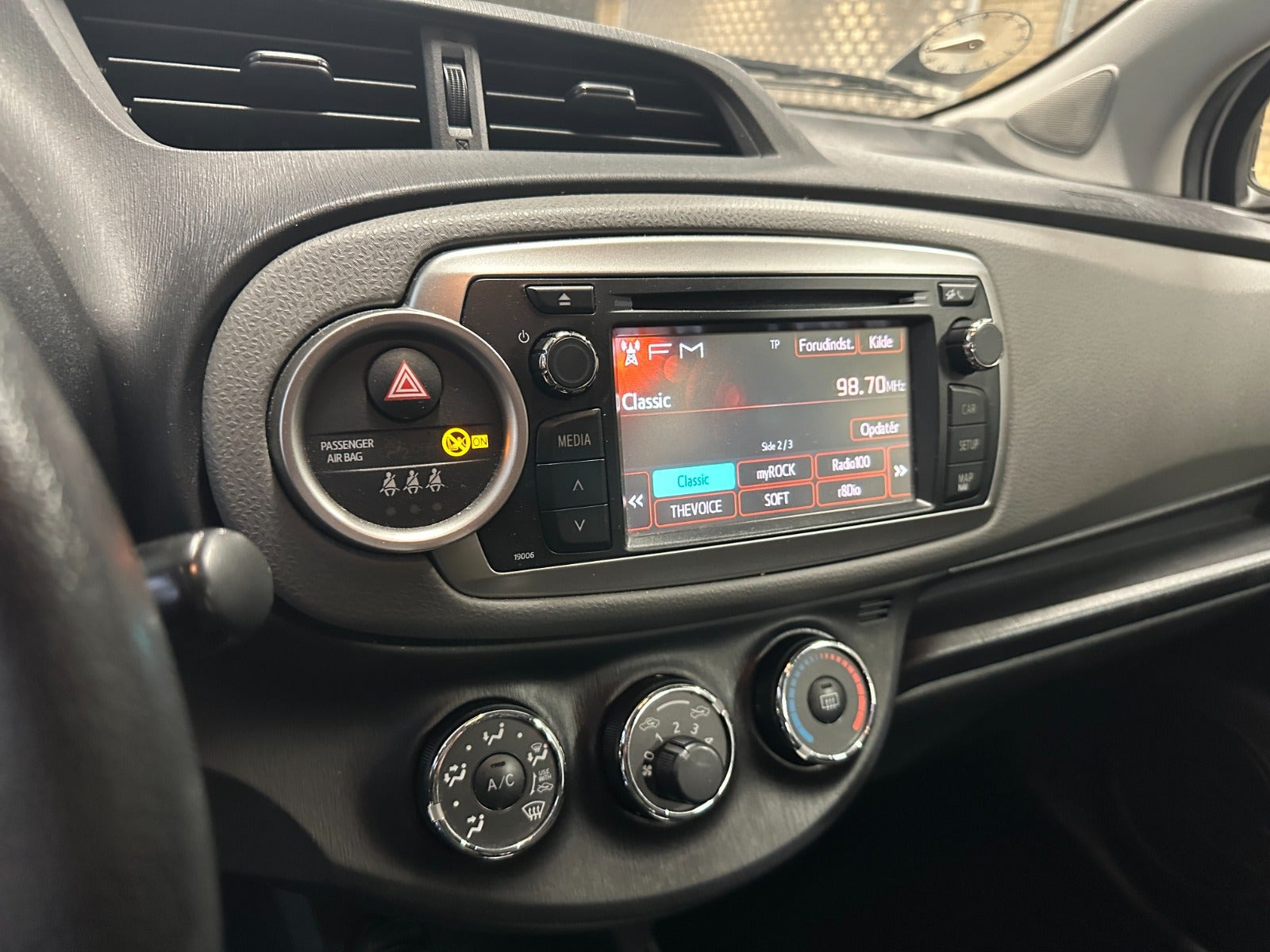 Hvid Toyota Yaris fra 2011