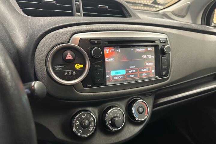 Hvid Toyota Yaris fra 2011