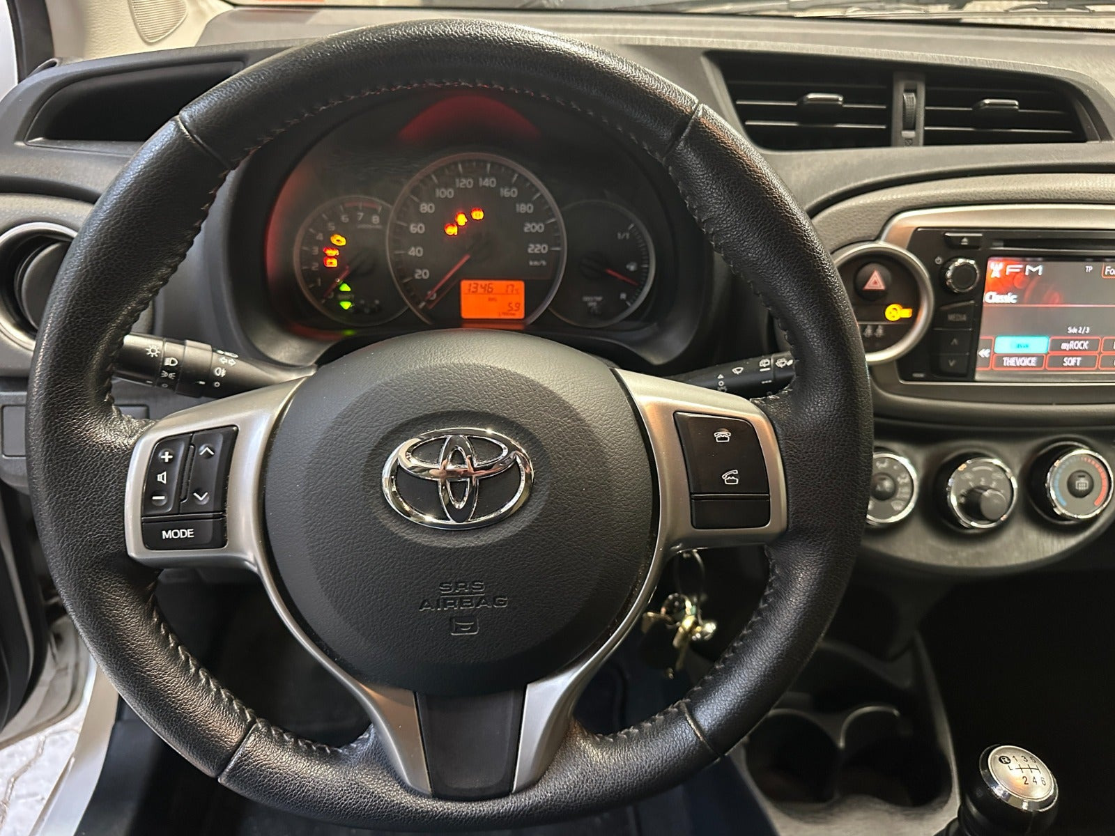 Hvid Toyota Yaris fra 2011