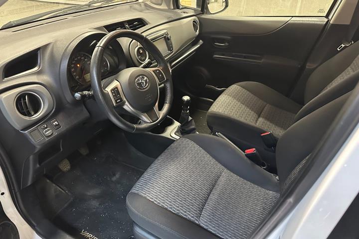 Hvid Toyota Yaris fra 2011