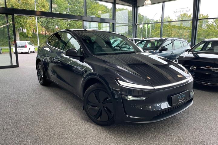 undefined Tesla Model Y fra 2025