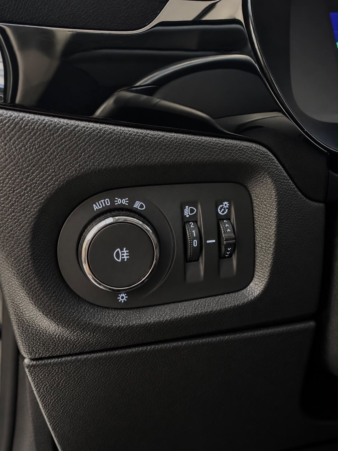 Grå Opel Corsa-e fra 2022
