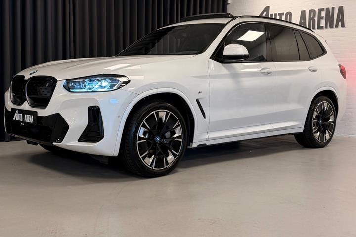 Hvid BMW iX3 fra 2022