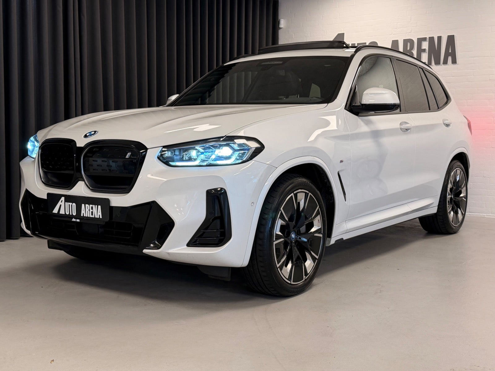Hvid BMW iX3 fra 2022
