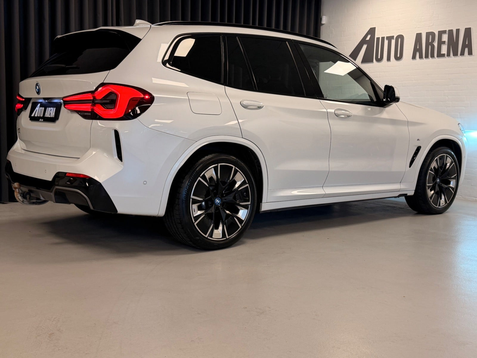 Hvid BMW iX3 fra 2022