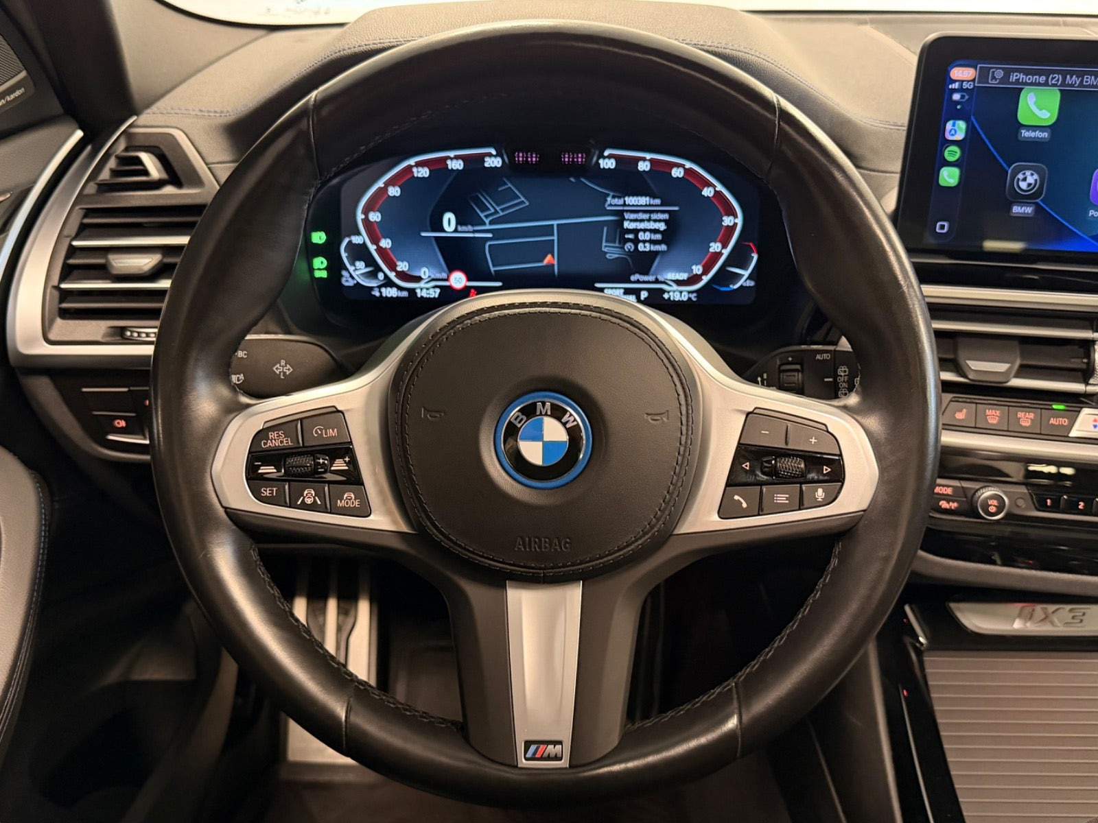 Hvid BMW iX3 fra 2022
