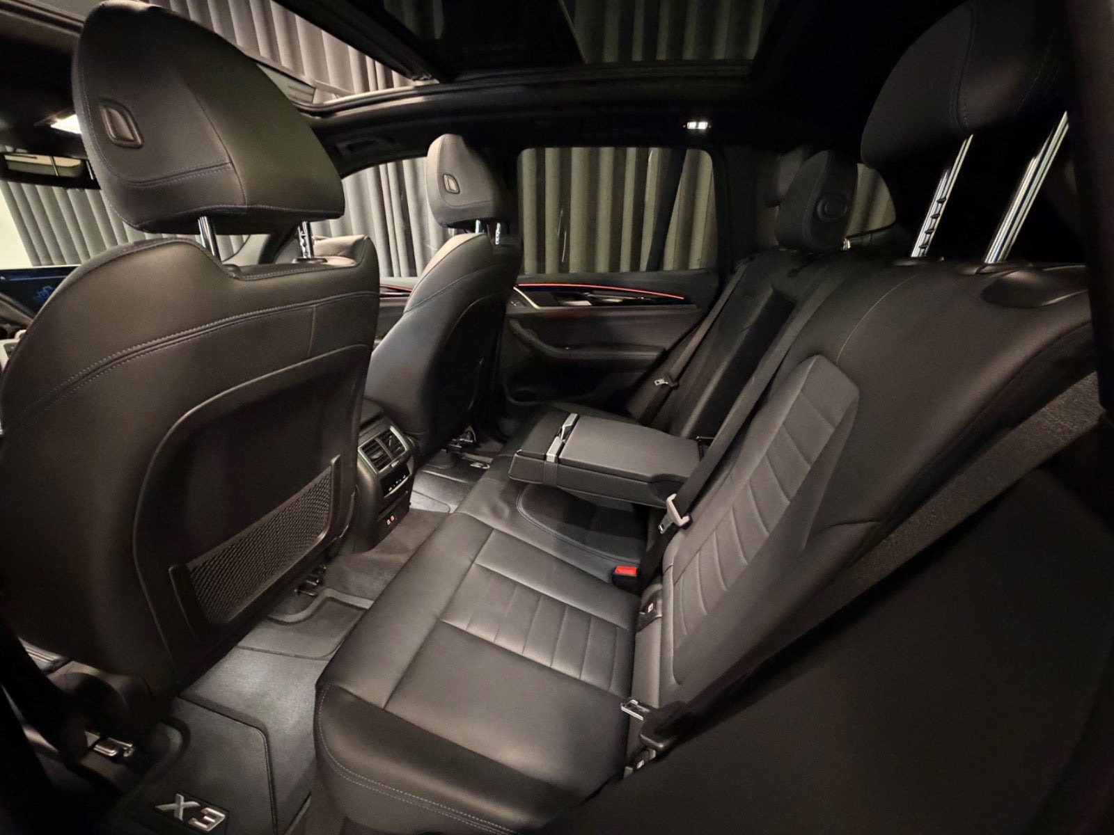 Hvid BMW iX3 fra 2022