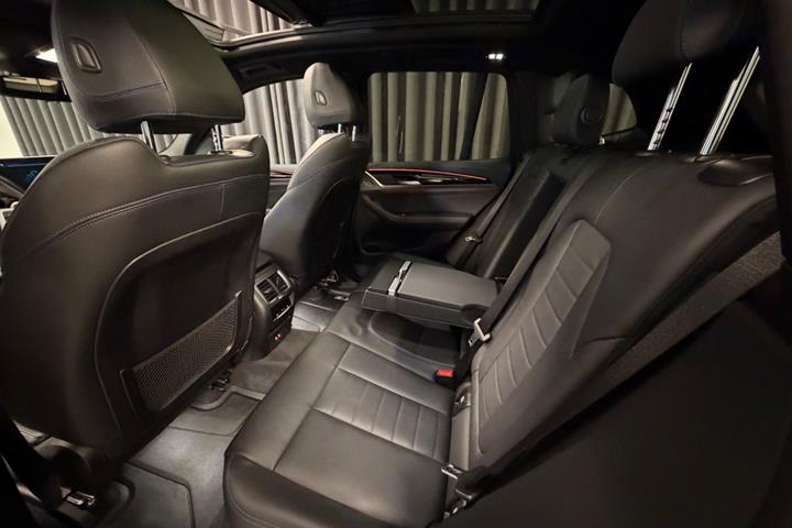 Hvid BMW iX3 fra 2022