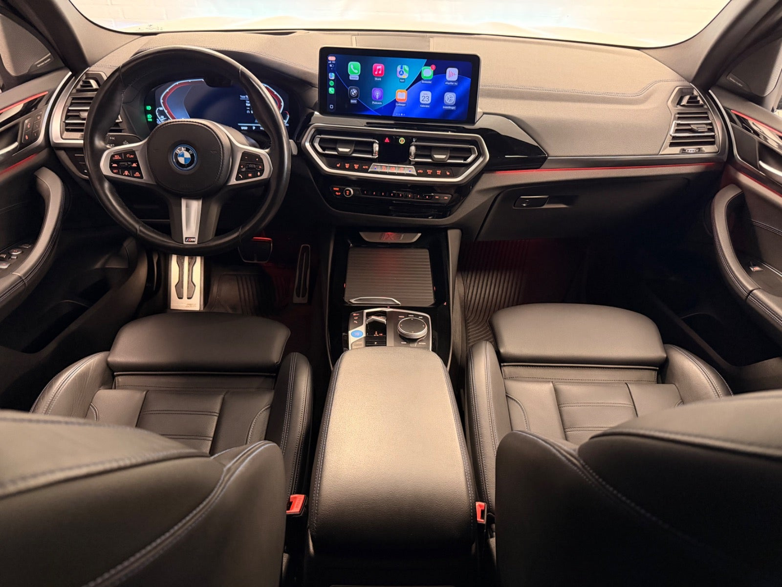 Hvid BMW iX3 fra 2022