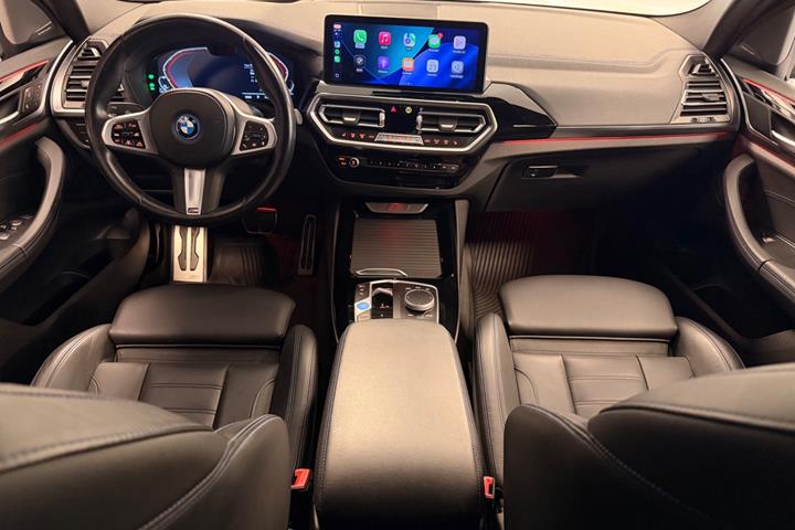 Hvid BMW iX3 fra 2022