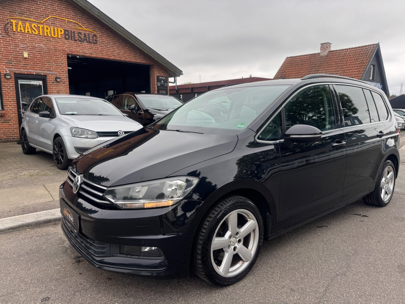 Sort VW Touran fra 2018