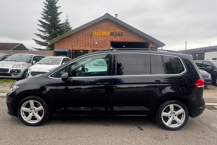Sort VW Touran fra 2018