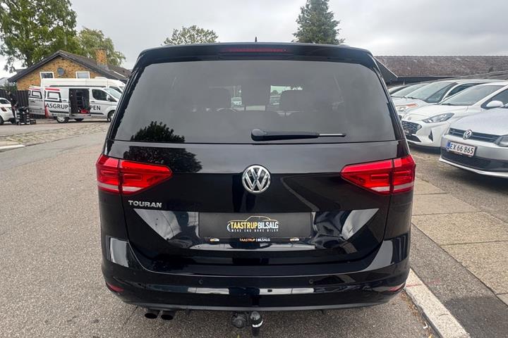 Sort VW Touran fra 2018