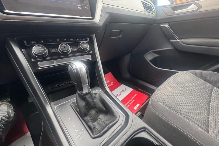 Sort VW Touran fra 2018